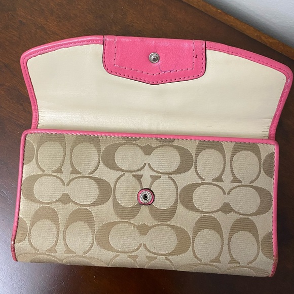 Coach Ashley Signature Jacquard Snap Envelope Wallet - Picture 11 of 14